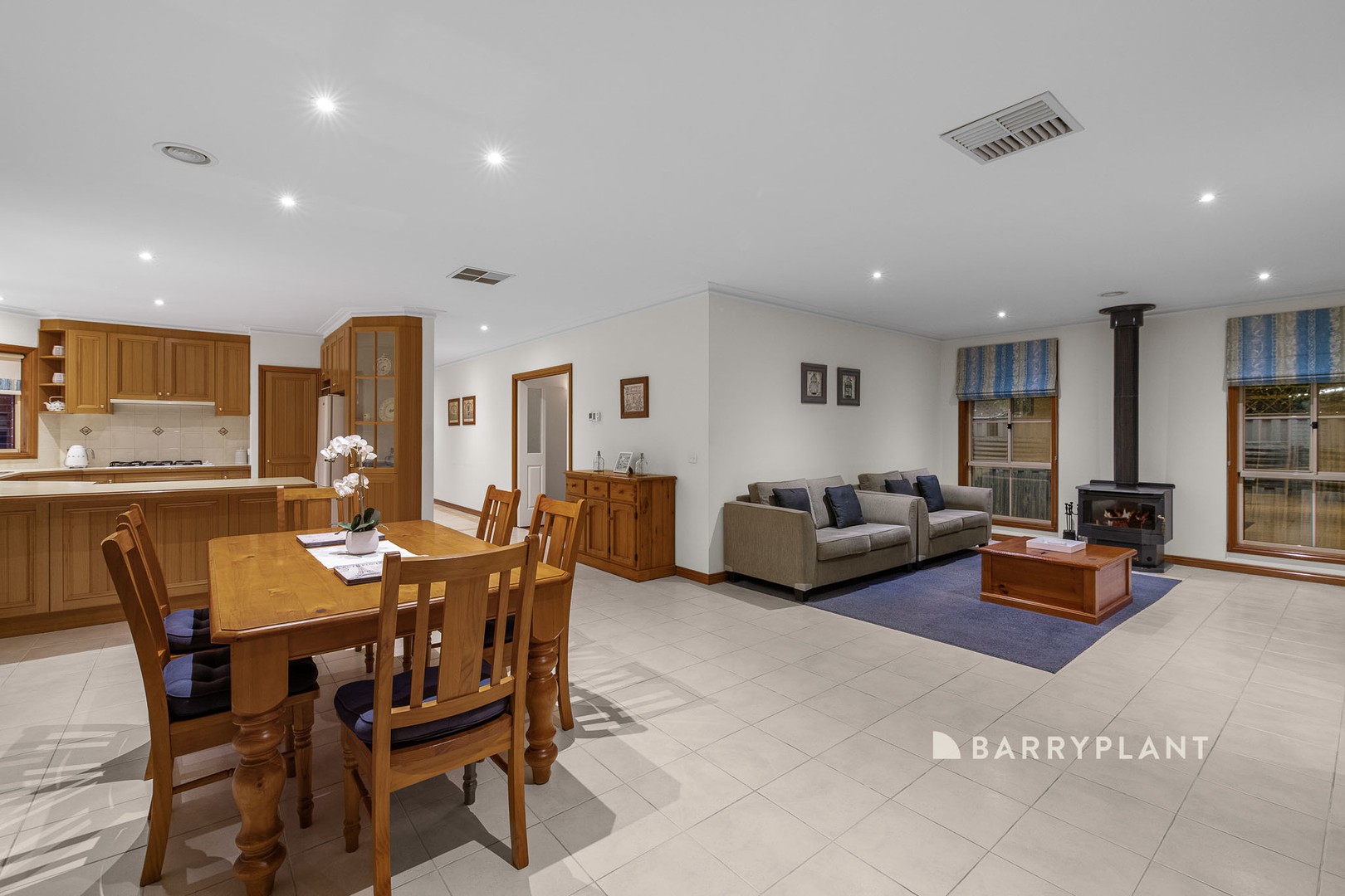 17 Knights Bridge Court, Narre Warren, VIC 3805 - Thumbnail 2 - 18/06/2025
