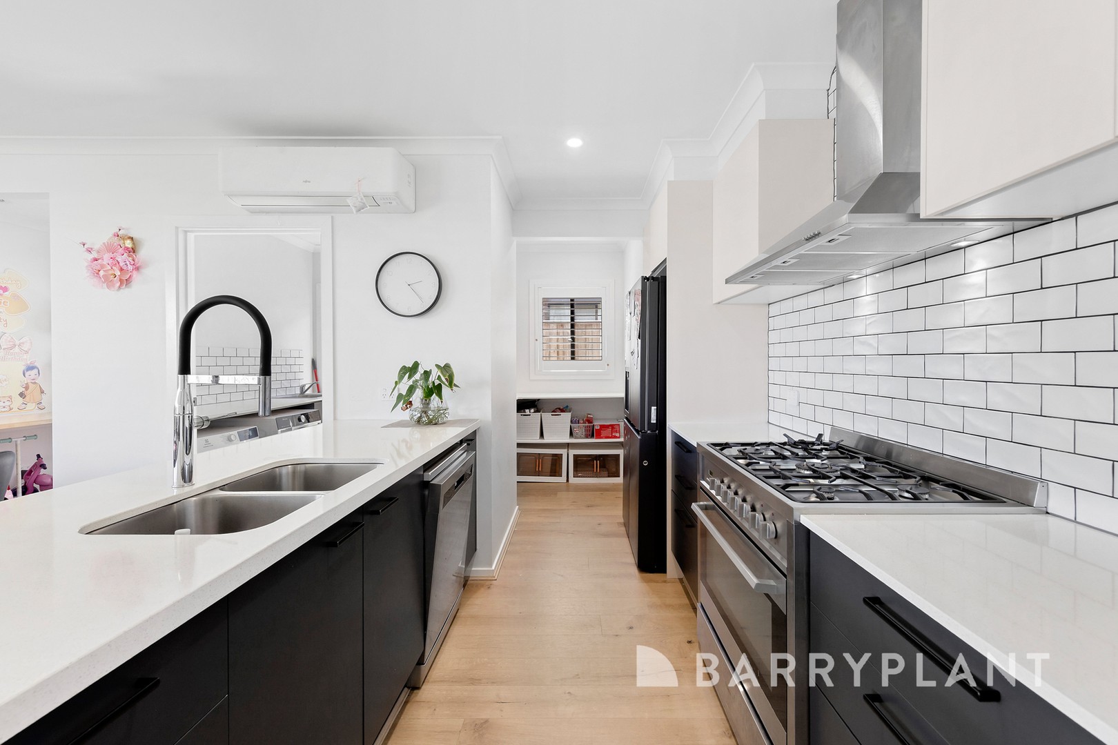 17 Krateron Street, Fraser Rise, VIC 3336, Fraser Rise - Thumbnail 4