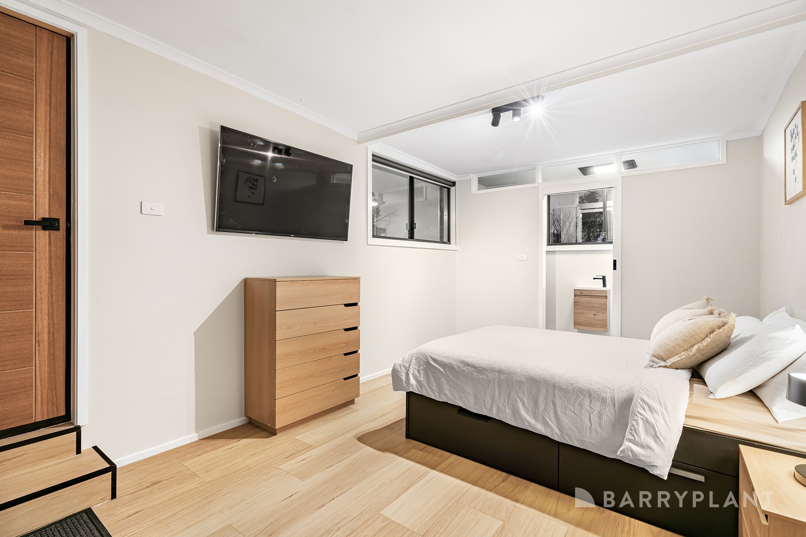 17 Krowera Street, Mooroolbark, VIC 3138, Mooroolbark - Thumbnail 6
