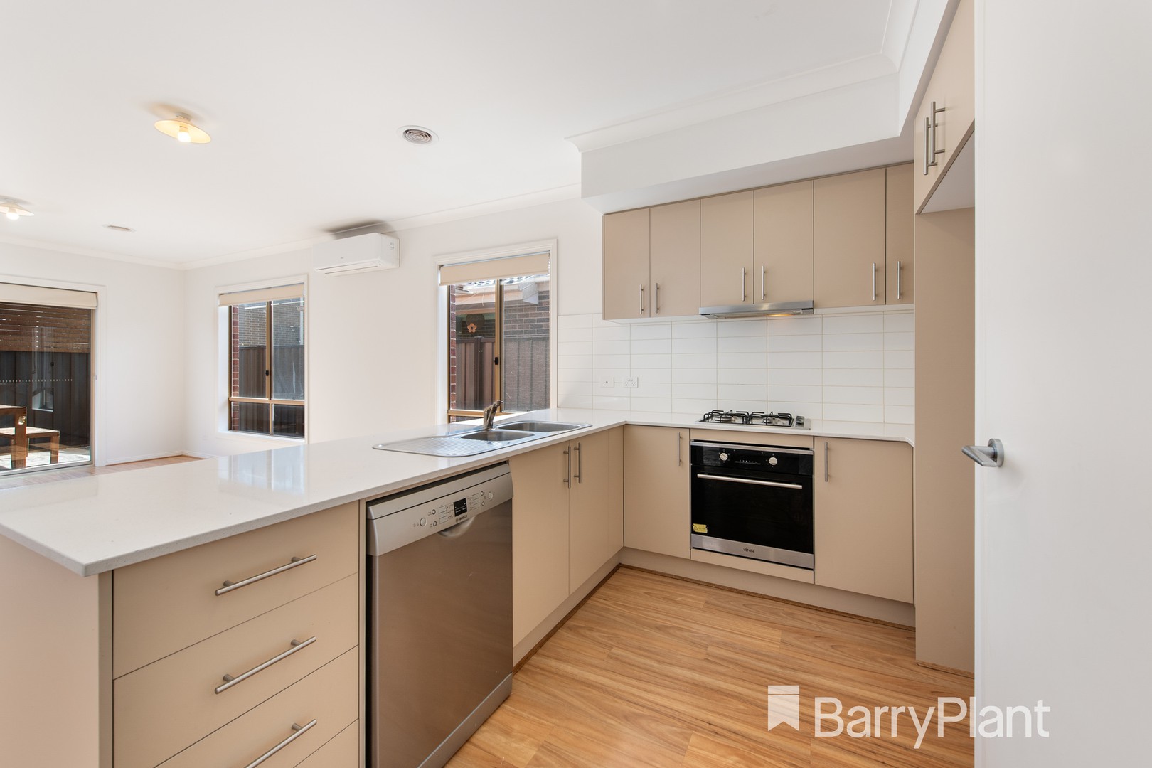 17 Lambourne Avenue, Truganina, VIC 3029, Truganina - Thumbnail 6