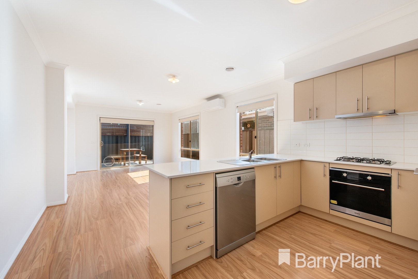 17 Lambourne Avenue, Truganina, VIC 3029, Truganina - Thumbnail 7