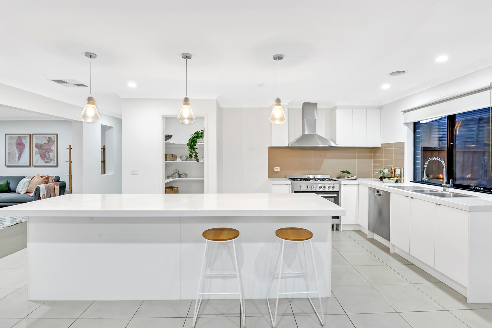 17 Leveque Loop, Craigieburn, VIC 3064, Craigieburn - Thumbnail 4