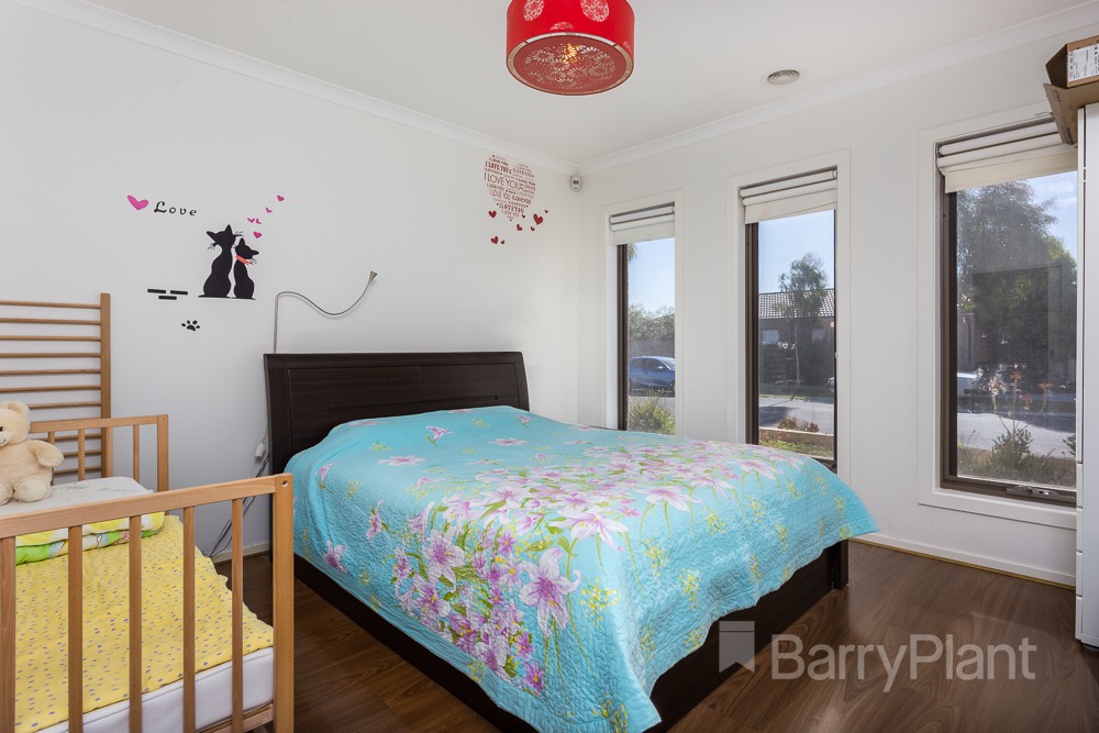 17 Lockheed Parade, Point Cook, VIC 3030, Point Cook - Thumbnail 6