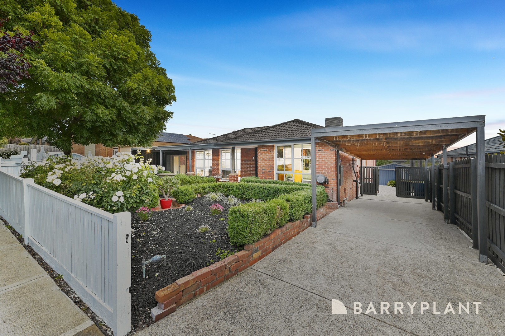17 Lodge Crescent, Berwick, VIC 3806 - Thumbnail 2 - 09/12/2025