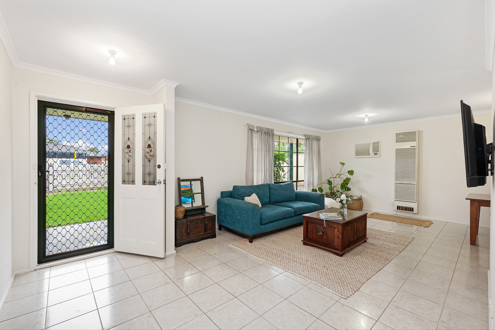 17 Longfellow Drive, Delahey, VIC 3037, Delahey - Thumbnail 2