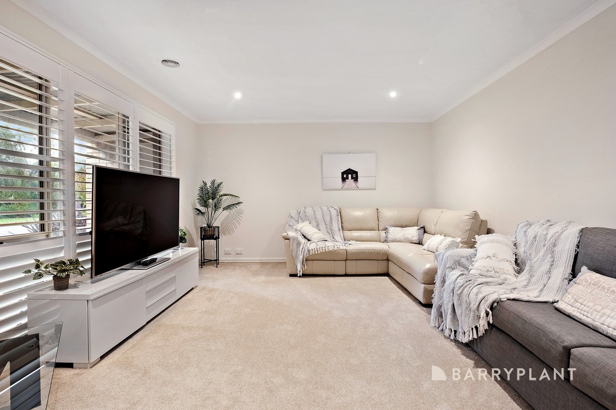 17 Lyndon Drive, Rosebud, VIC 3939 - Thumbnail 2 - 17/04/2024