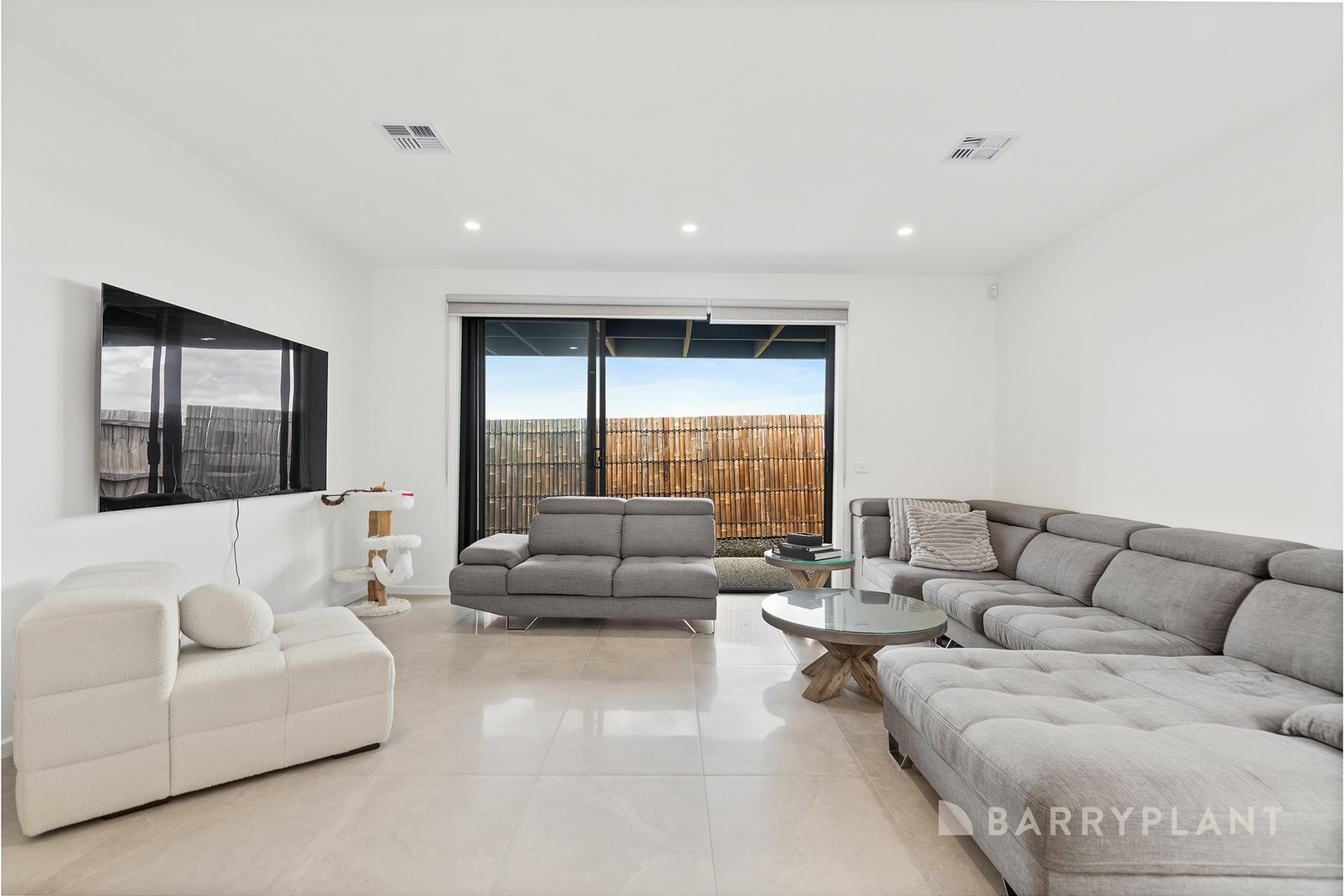 17 Malkari Circuit, Greenvale, VIC 3059 - Thumbnail 2 - 25/11/2025