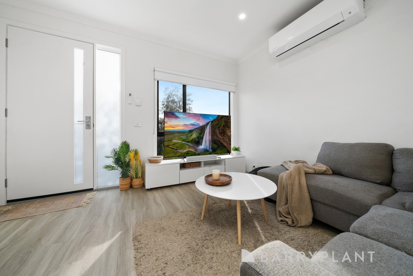 17 Mapstone Court, Melton South, VIC 3338, Melton South - Thumbnail 2