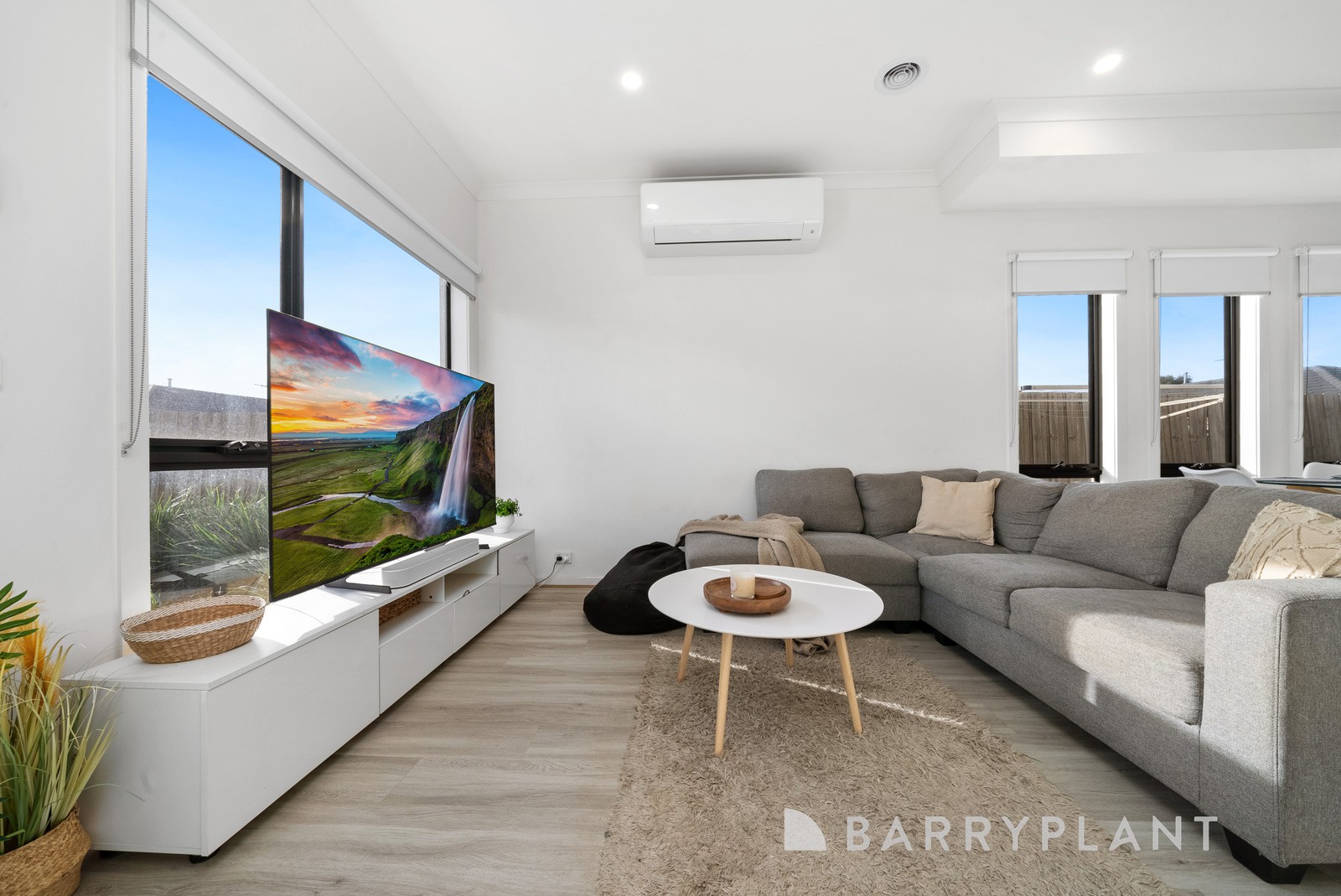 17 Mapstone Court, Melton South, VIC 3338, Melton South - Thumbnail 3