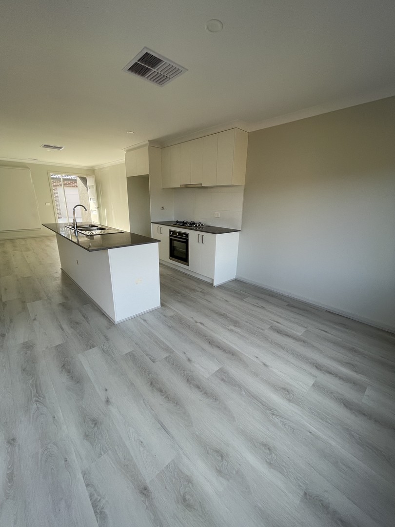 17 Market Lane, Wallan, VIC 3756, Wallan - Thumbnail 2
