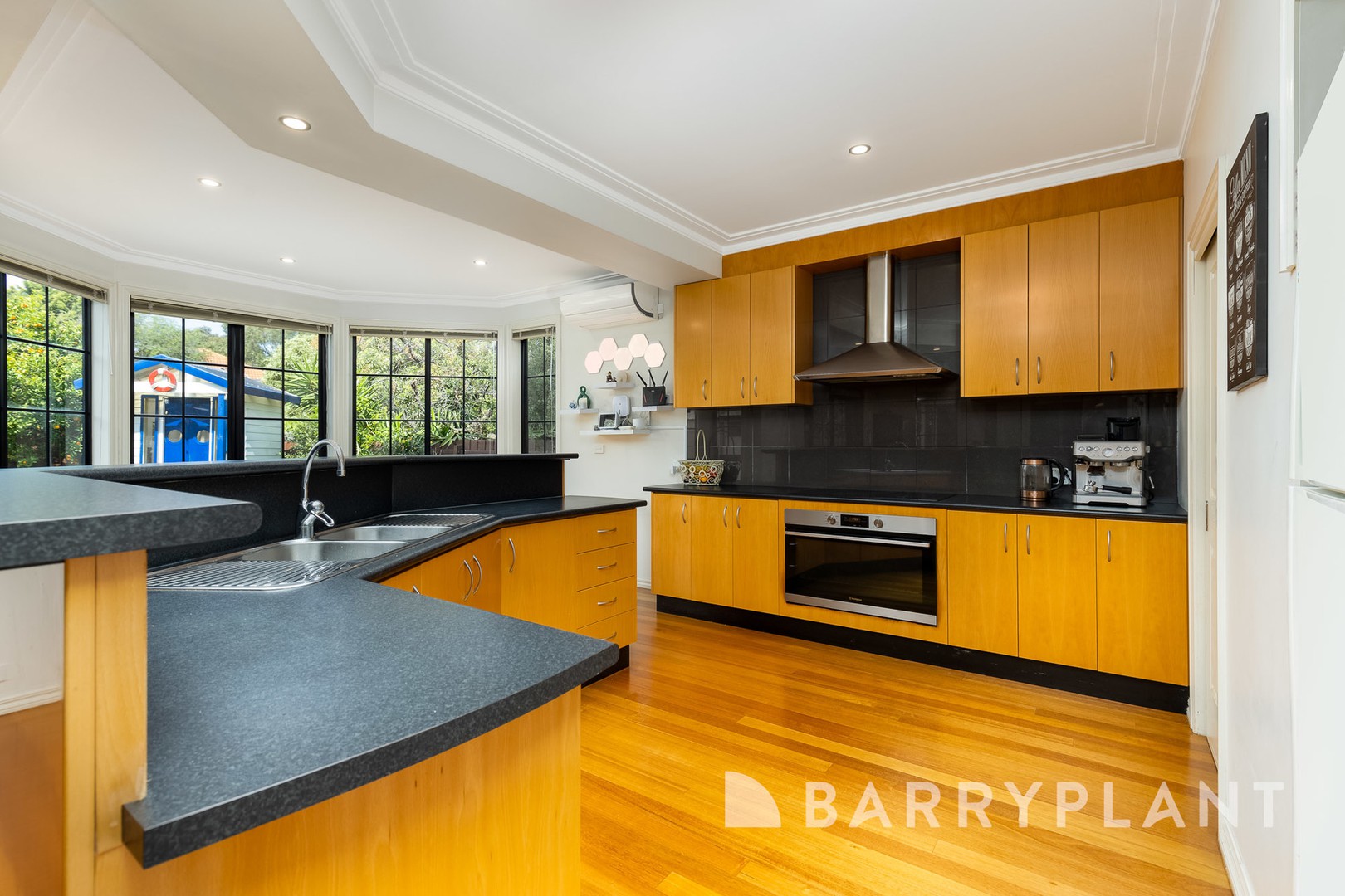 17 Markham Way, Altona Meadows, VIC 3028, Altona Meadows - Thumbnail 4