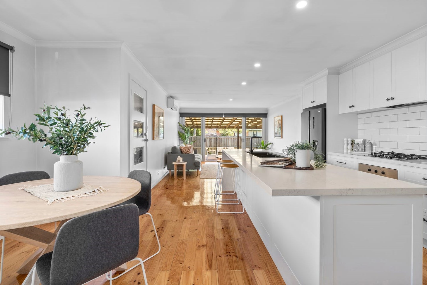 17 Mcallister Street, Breakwater, VIC 3219, Breakwater - Thumbnail 3