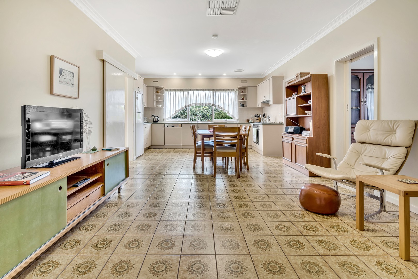 17 McCasker Avenue, Reservoir, VIC 3073, Reservoir - Thumbnail 8