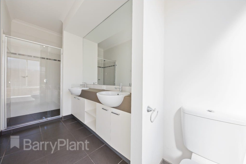 17 Mccubbin Way, Caroline Springs, VIC 3023, Caroline Springs - Thumbnail 7