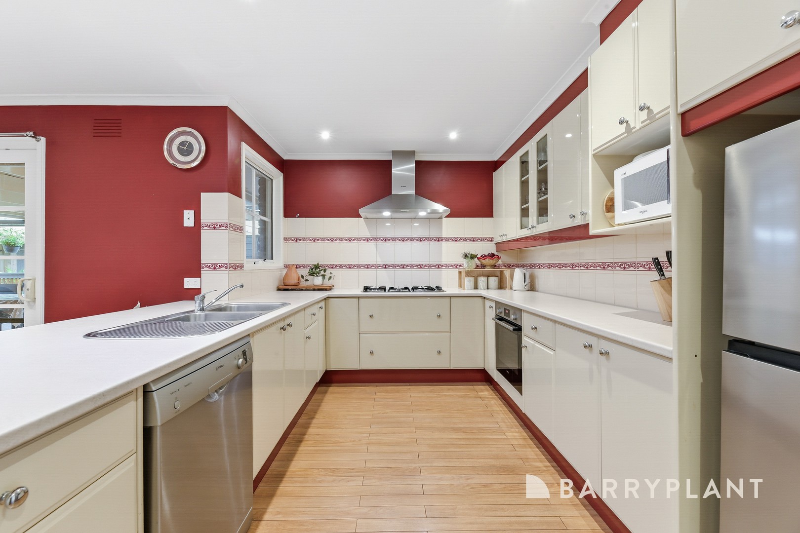 17 Melanie Close, Wantirna South, VIC 3152 - Thumbnail 2 - 08/04/2026