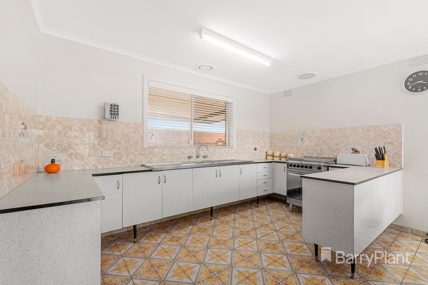 17 Melton CrescentLalor, VIC 3075, Lalor - Thumbnail 2