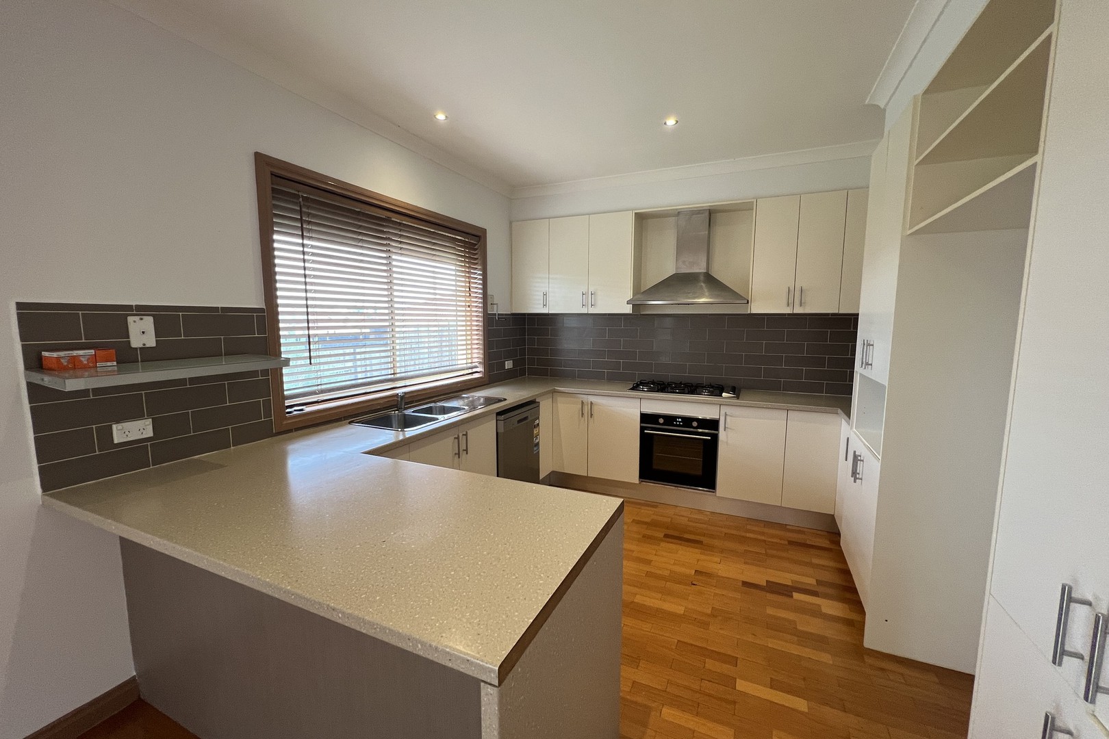 17 Menzies Drive, Burnside Heights, VIC 3023, Burnside Heights - Thumbnail 2