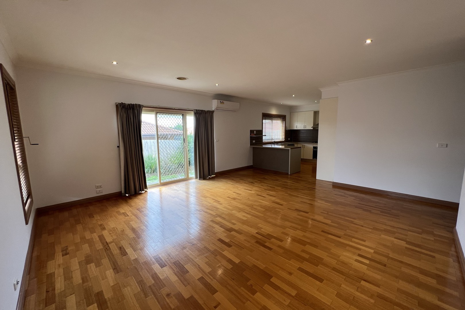 17 Menzies Drive, Burnside Heights, VIC 3023, Burnside Heights - Thumbnail 3