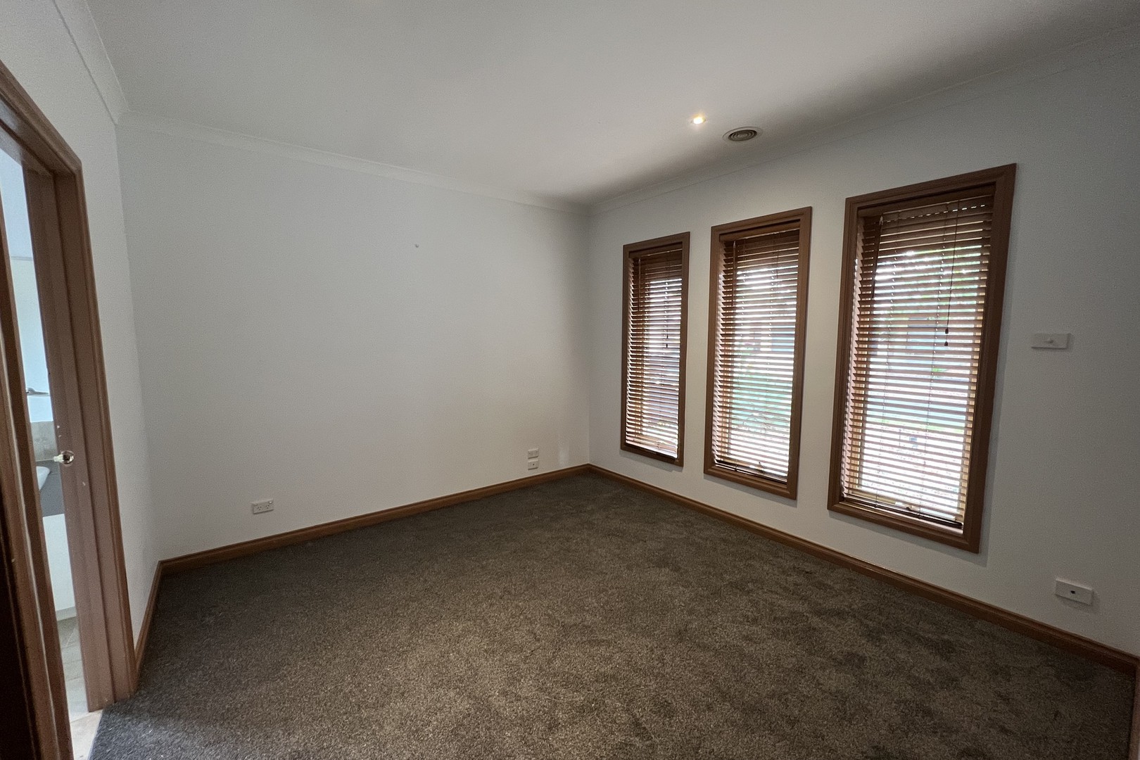 17 Menzies Drive, Burnside Heights, VIC 3023, Burnside Heights - Thumbnail 4