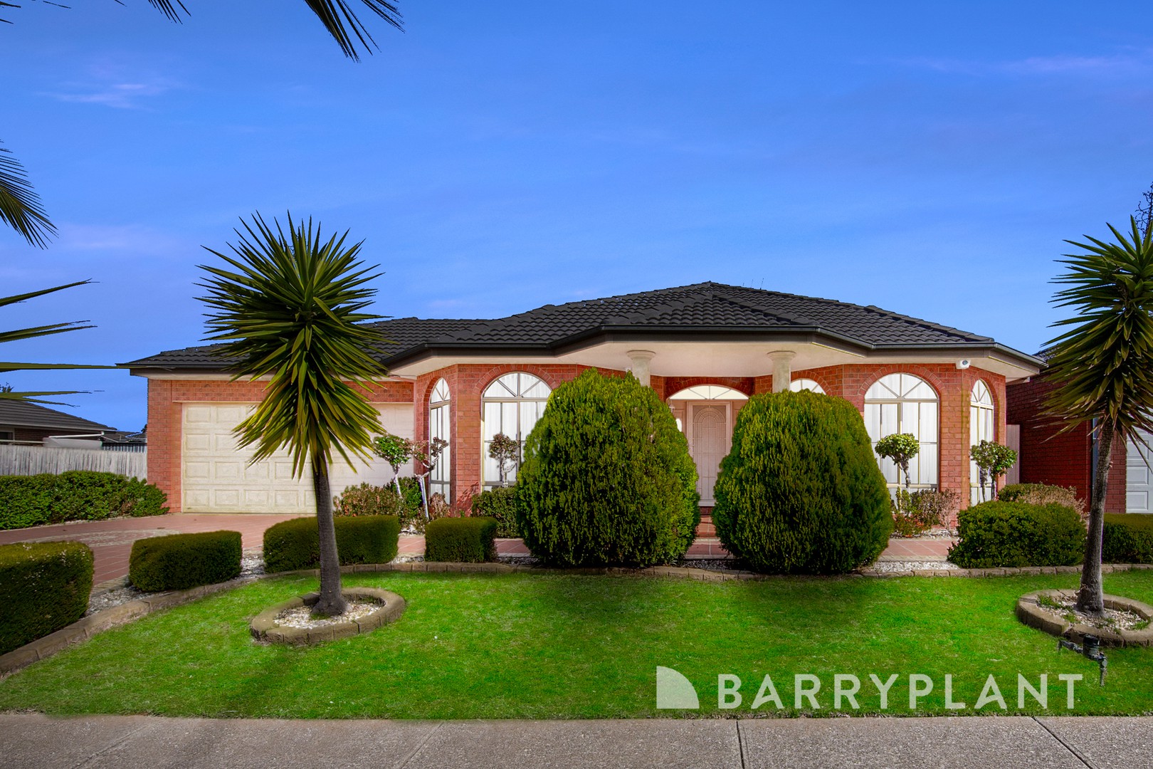 17 Moorland Road, Cairnlea, VIC 3023, Cairnlea - Thumbnail 2