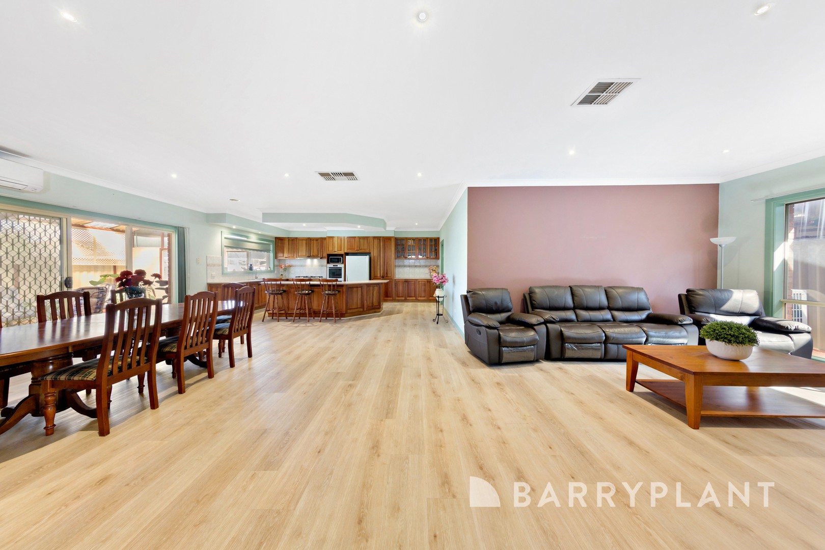 17 Moorland Road, Cairnlea, VIC 3023, Cairnlea - Thumbnail 4