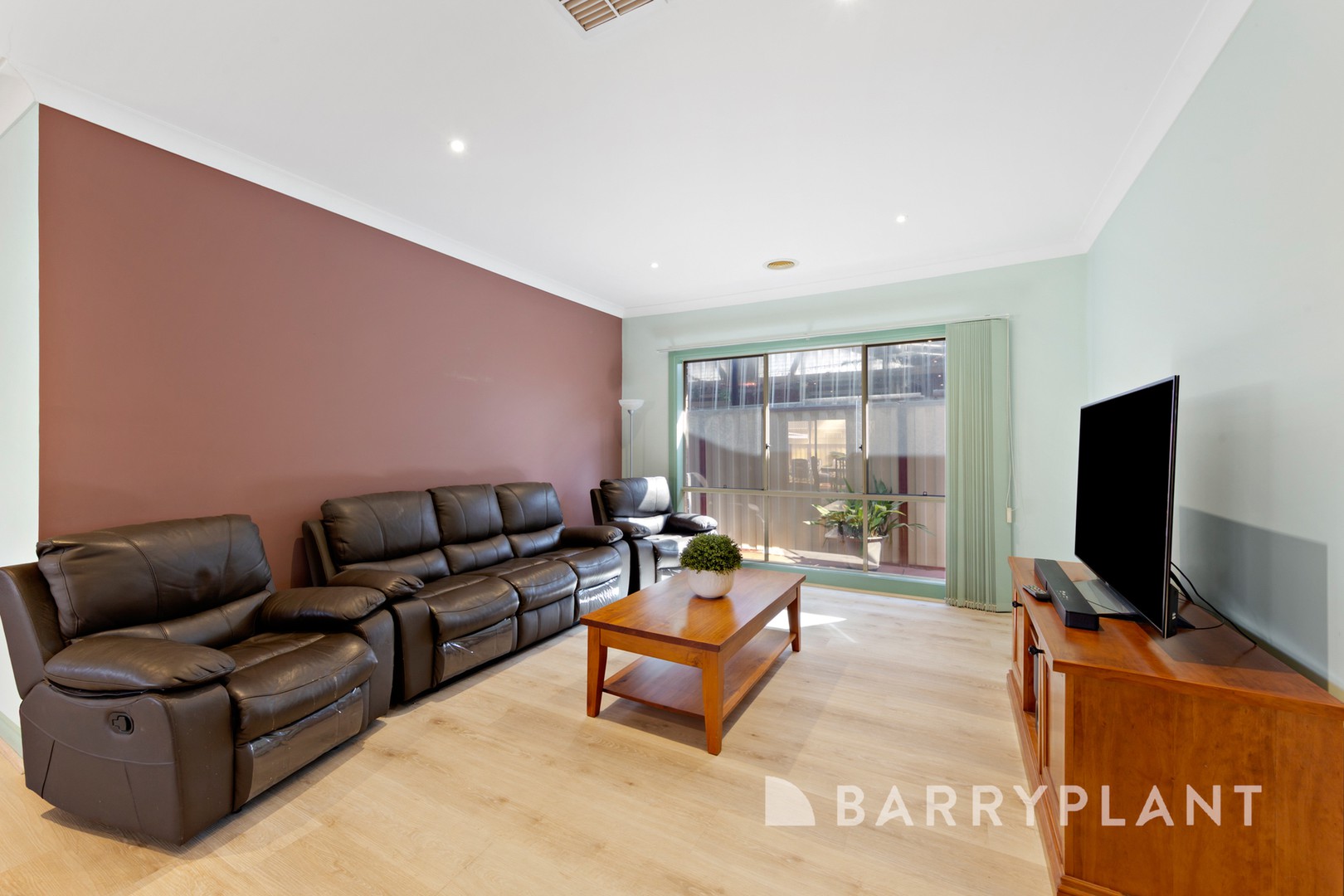 17 Moorland Road, Cairnlea, VIC 3023, Cairnlea - Thumbnail 5