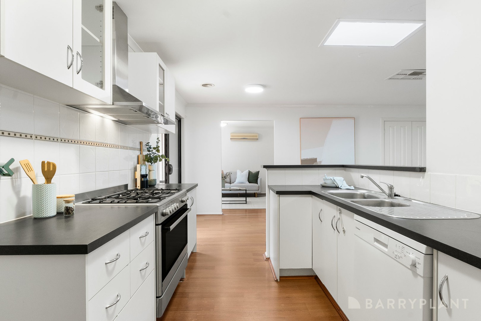 17 Mountain View Road, Kilsyth, VIC 3137, Kilsyth - Thumbnail 3