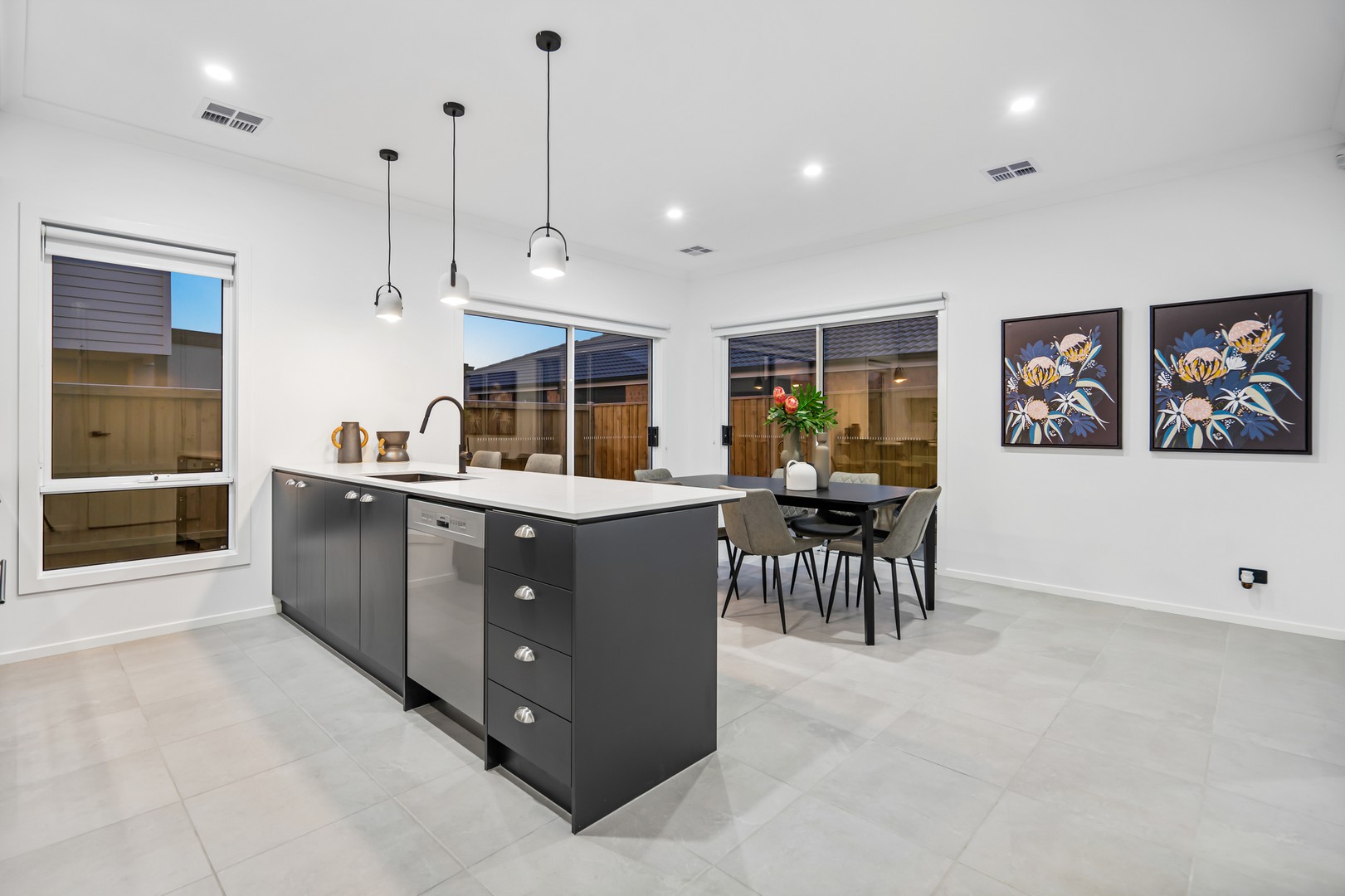 17 Nira Drive, Sunbury, VIC 3429, Sunbury - Thumbnail 4