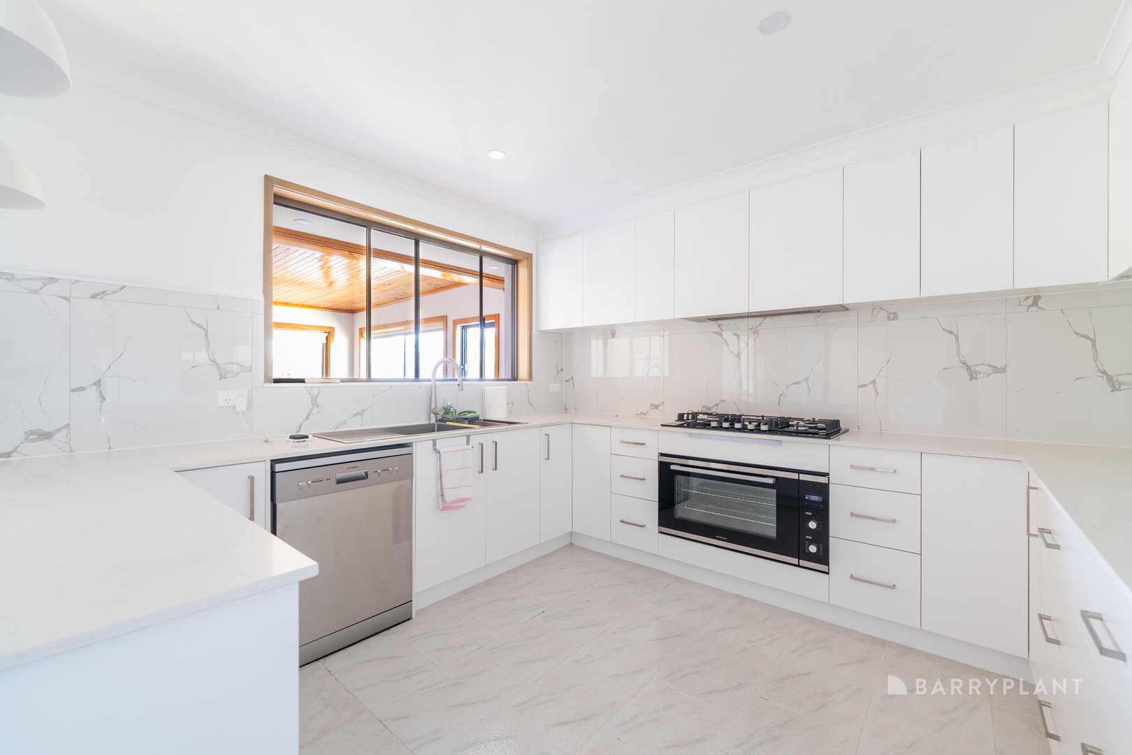 17 Paringa Boulevard, Meadow Heights, VIC 3048, Meadow Heights - Thumbnail 3