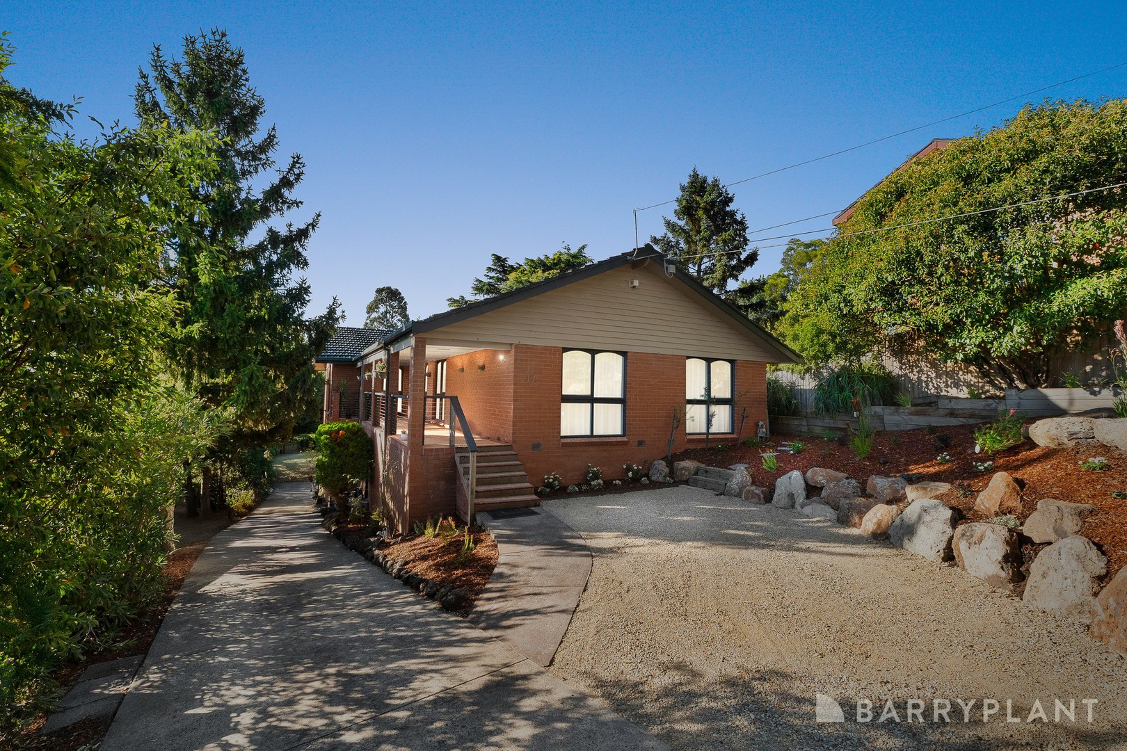 17 Parry Drive, Mooroolbark, VIC 3138 - Thumbnail 2 - 26/02/2025