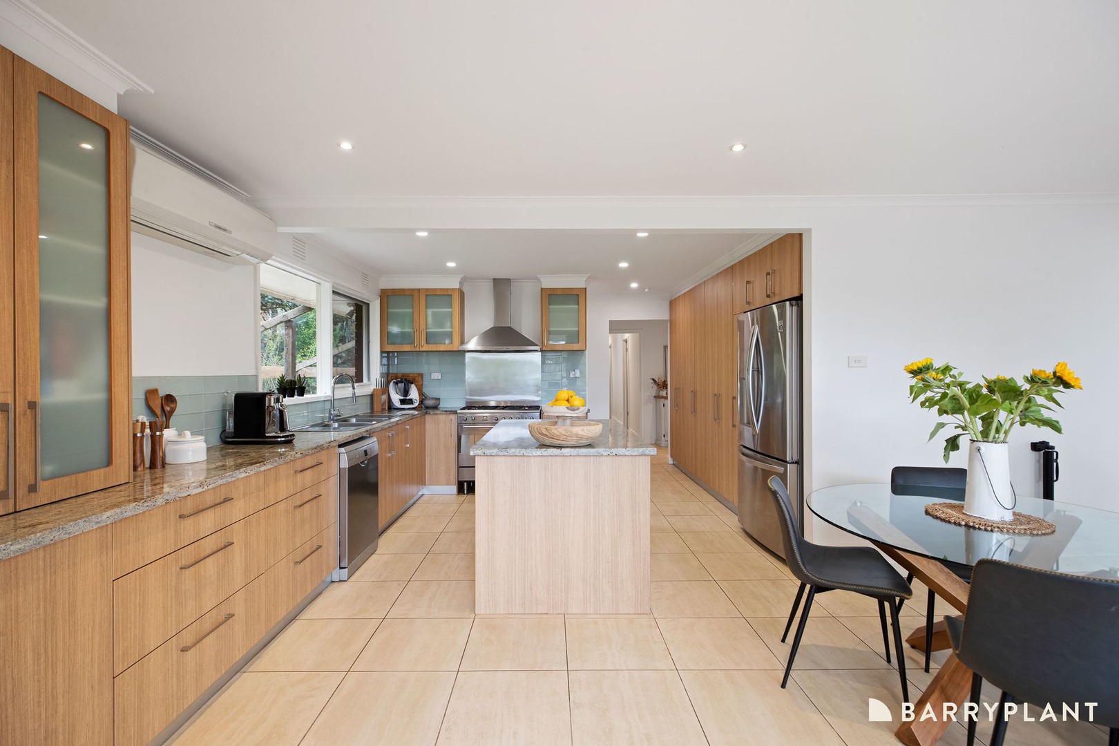 17 Parry Drive, Mooroolbark, VIC 3138, Mooroolbark - Thumbnail 4