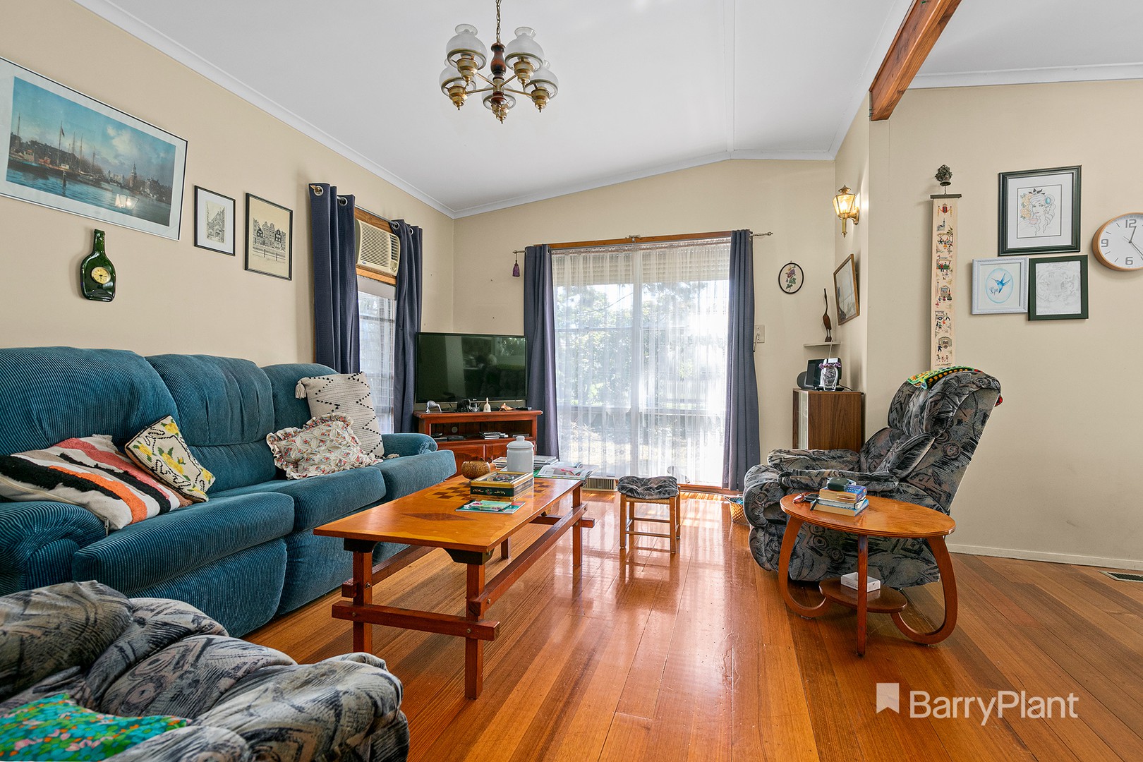 17 Pearson Crescent, Coolaroo, VIC 3048, Coolaroo - Thumbnail 2