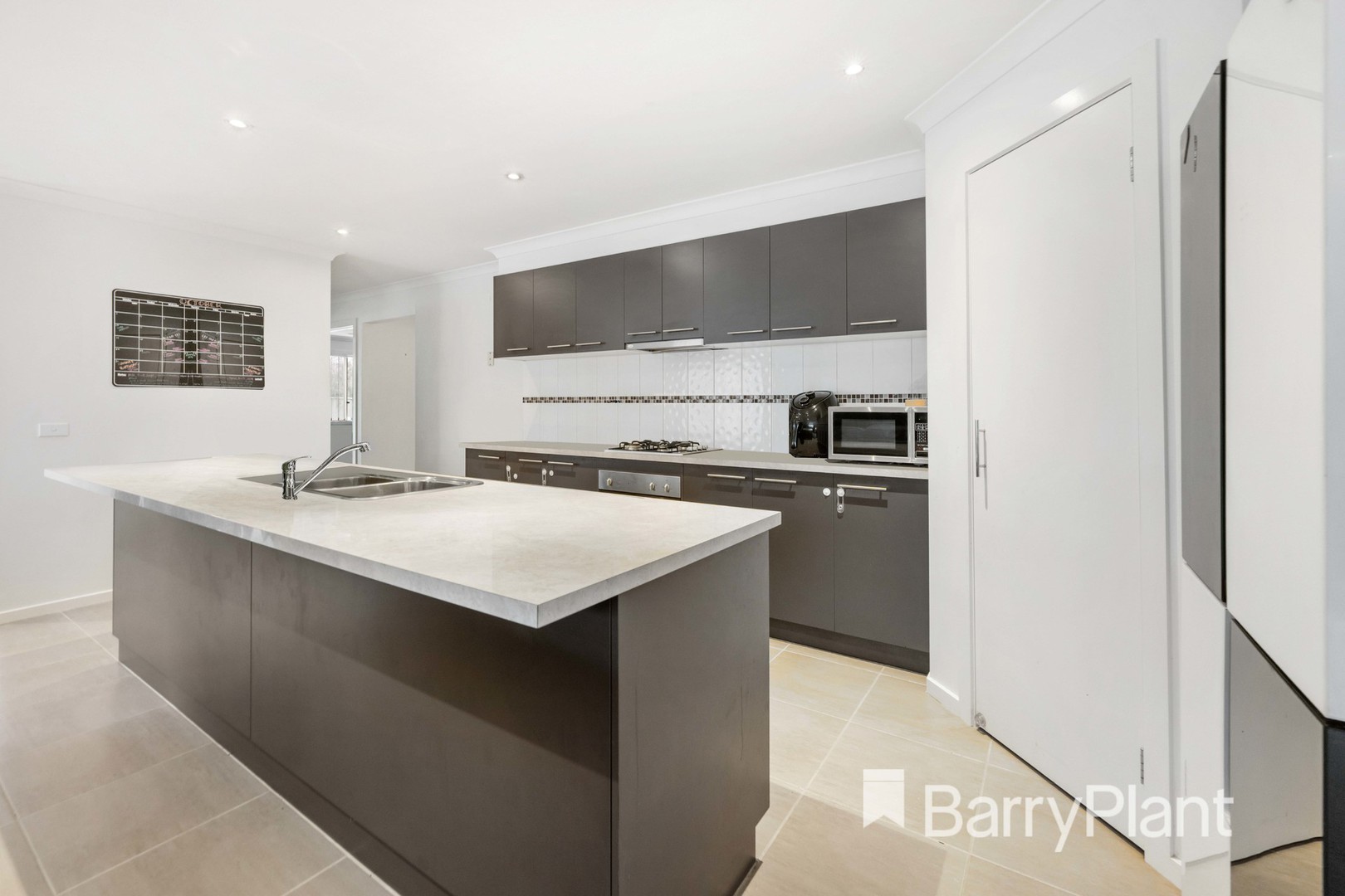 17 Pembury Way, Wyndham Vale, VIC 3024, Wyndham Vale - Thumbnail 2