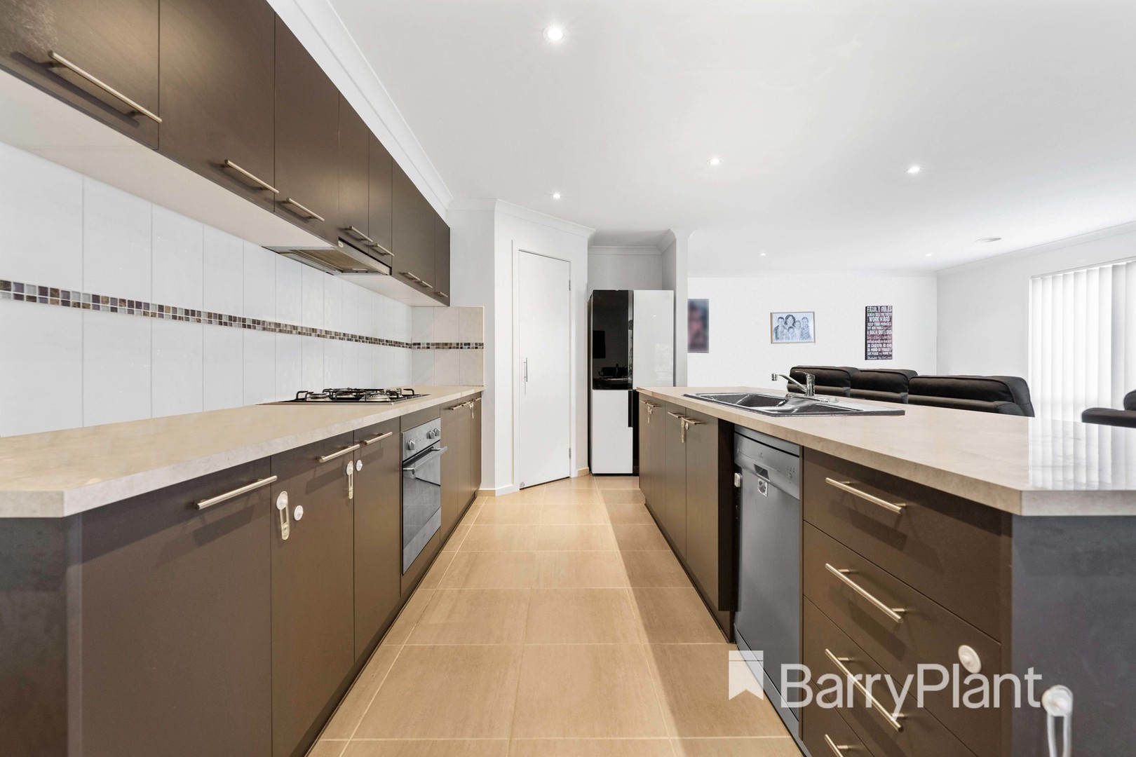 17 Pembury Way, Wyndham Vale, VIC 3024, Wyndham Vale - Thumbnail 3