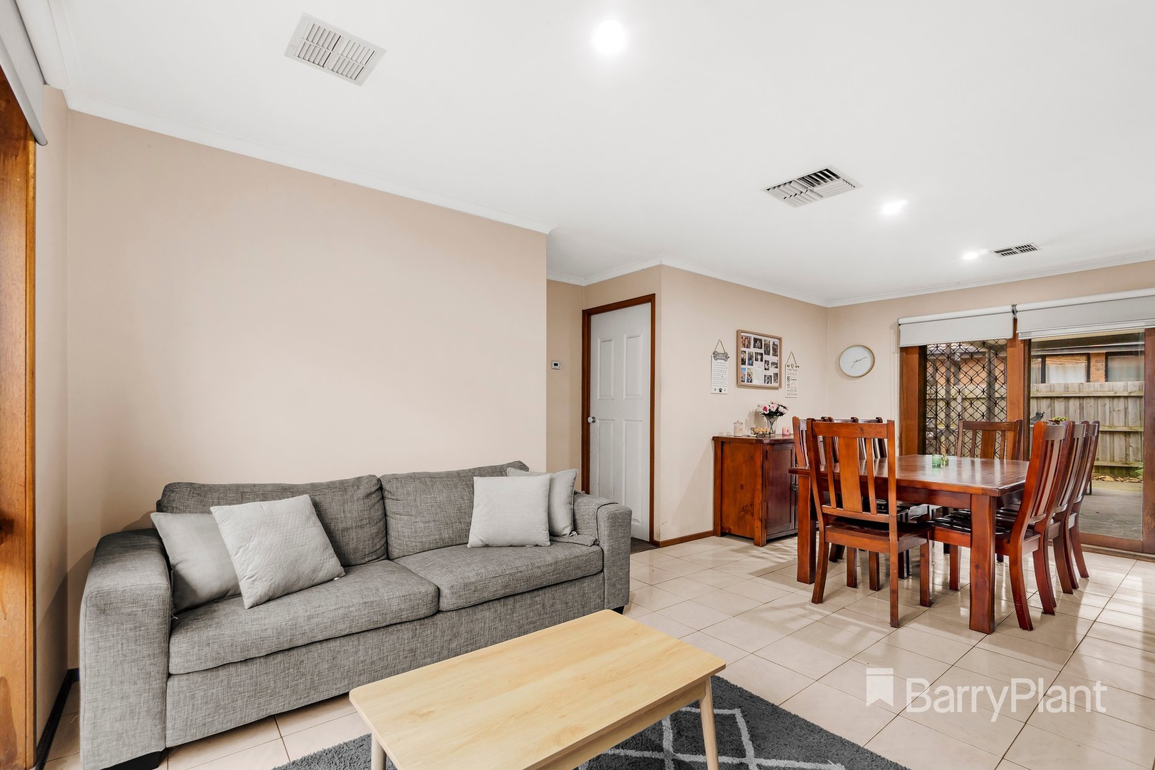 17 Pensbury Avenue, Mill Park, VIC 3082, Mill Park - Thumbnail 4