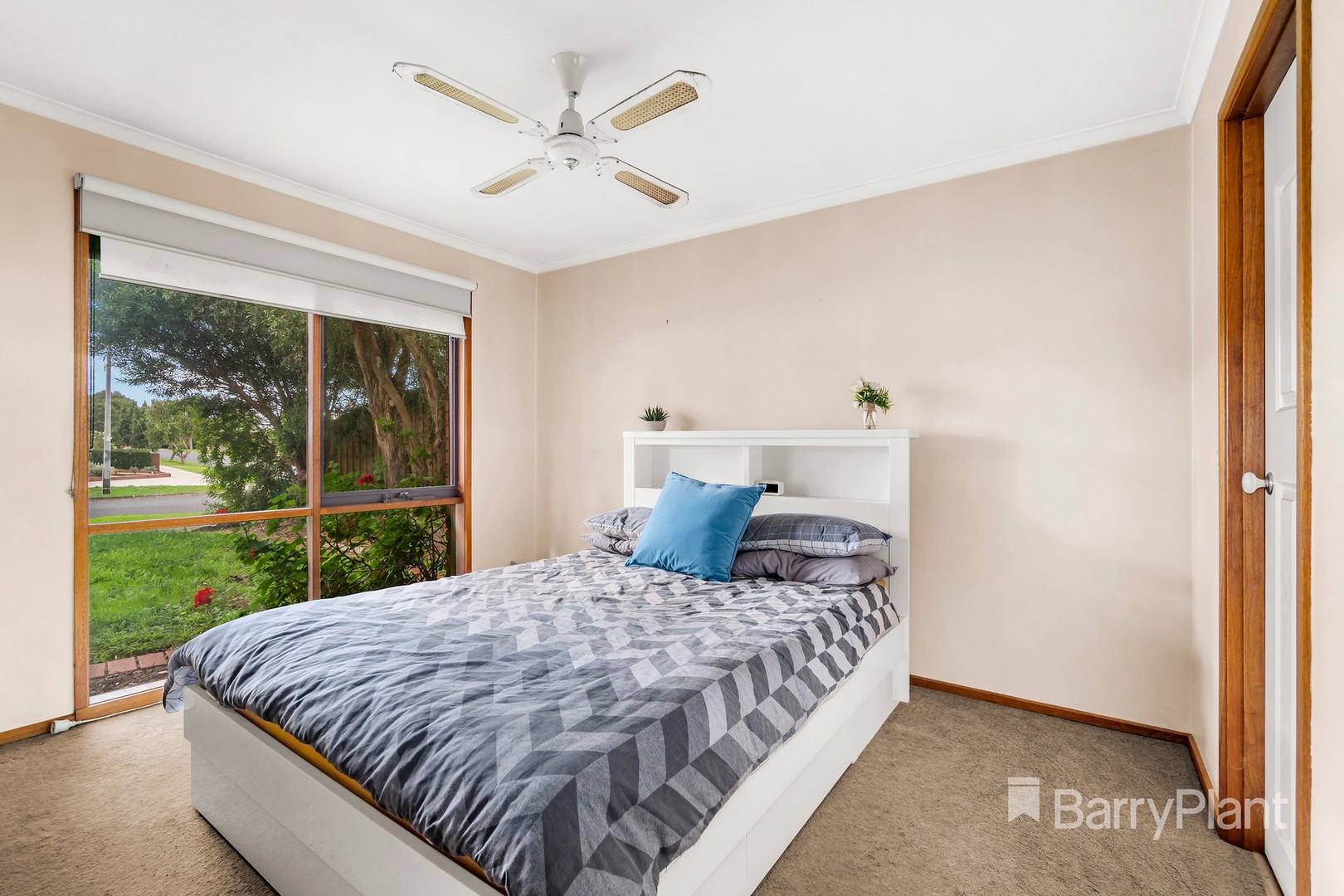 17 Pensbury Avenue, Mill Park, VIC 3082, Mill Park - Thumbnail 5