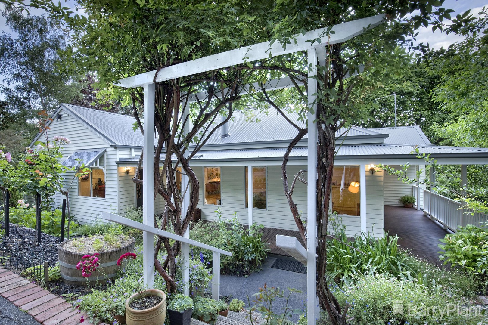 17 Poplar Crescent, Emerald, VIC 3782, Emerald - Thumbnail 2