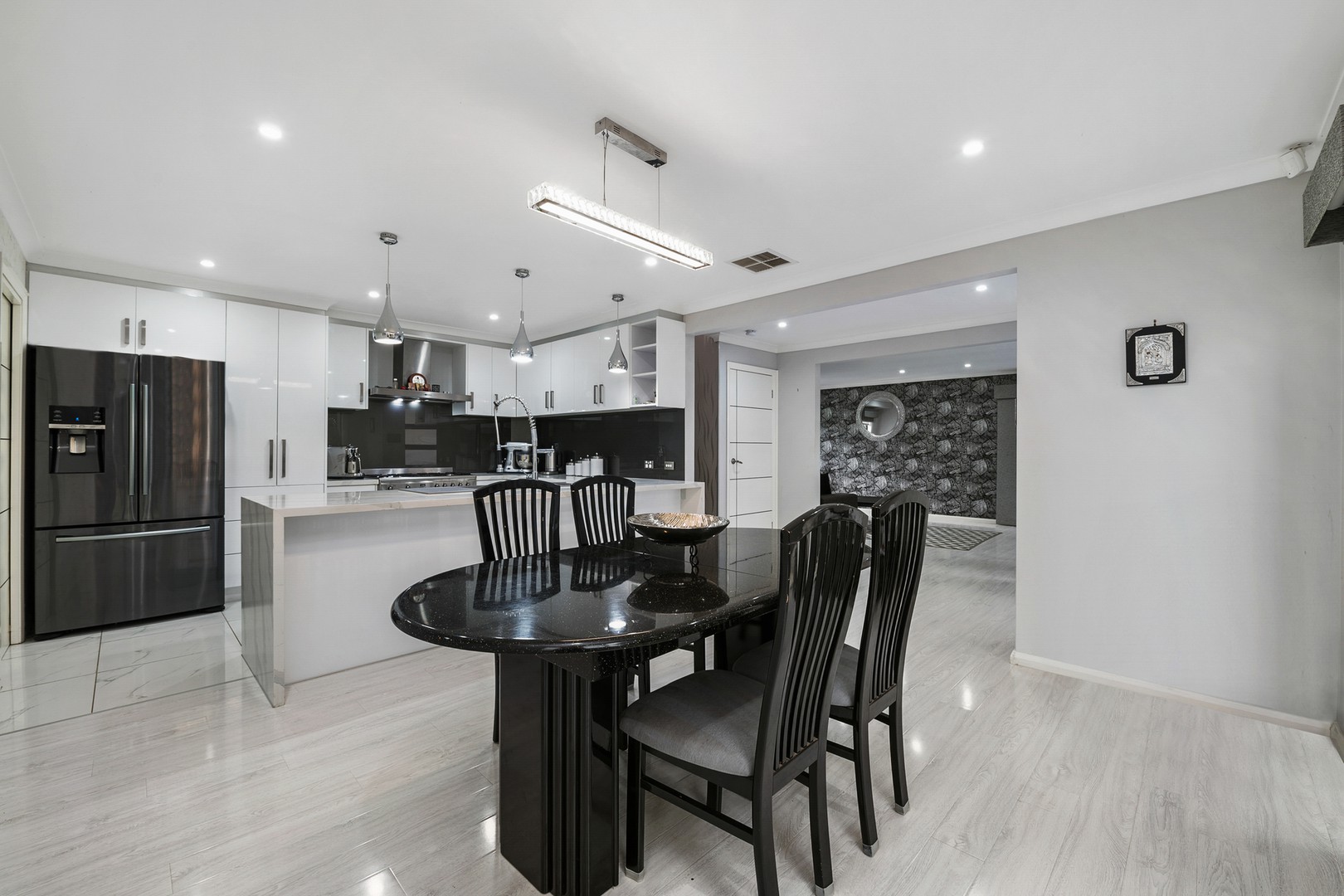 17 Regent Close, Burnside Heights, VIC 3023, Burnside Heights - Thumbnail 4