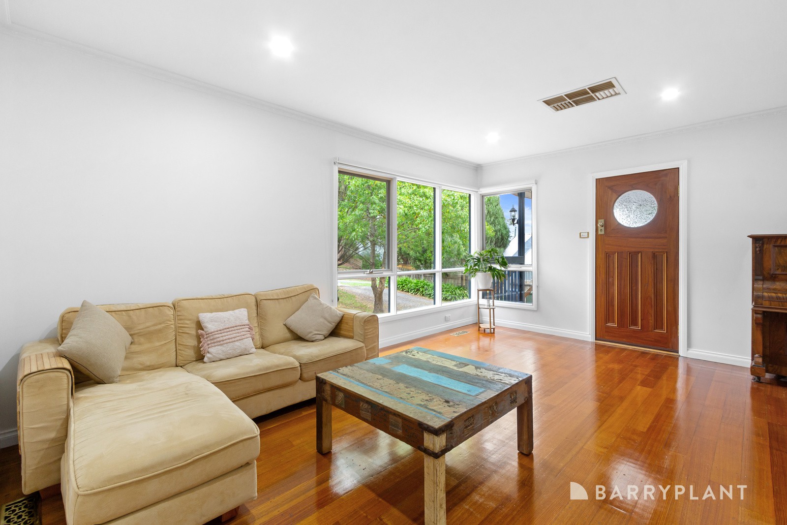 17 Robertson Crescent, Boronia, VIC 3155 - Thumbnail 2 - 27/03/2025