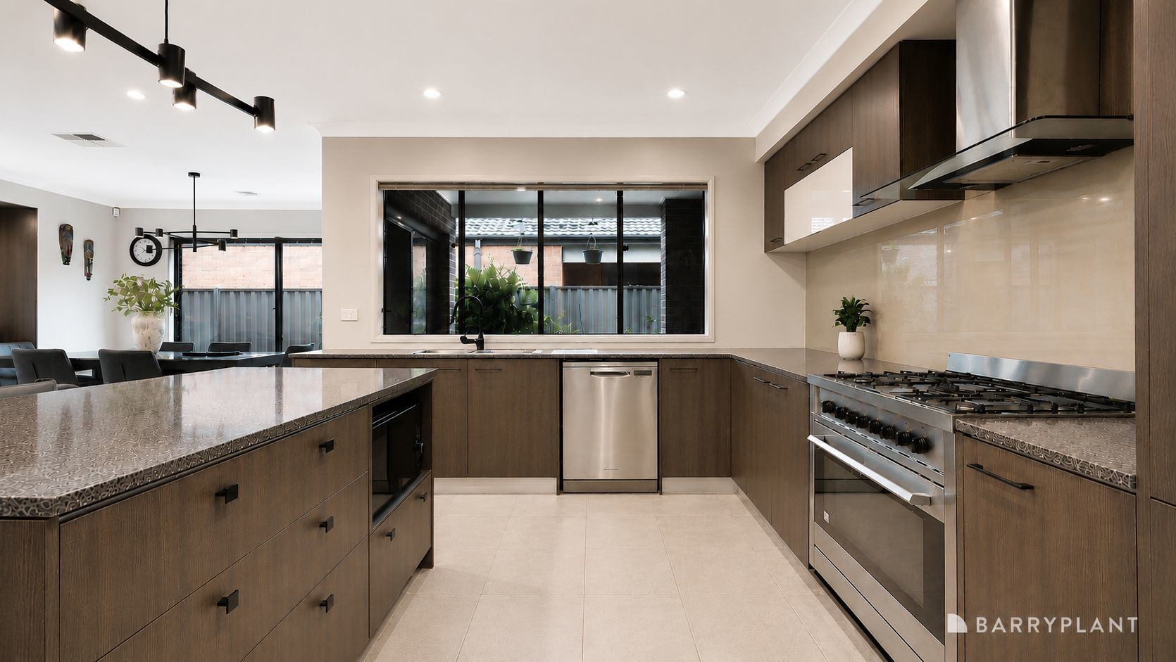 17 Romina Street, Pakenham, VIC 3810, Pakenham - Thumbnail 3