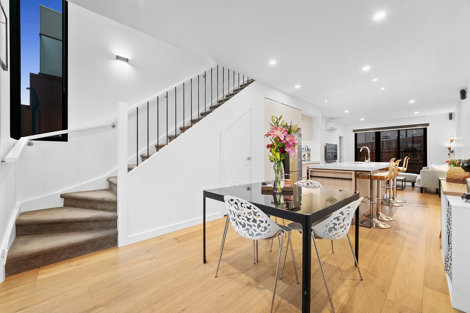 17 Rosevae Crescent, Keysborough, VIC 3173 - Thumbnail 2 - 11/02/2025