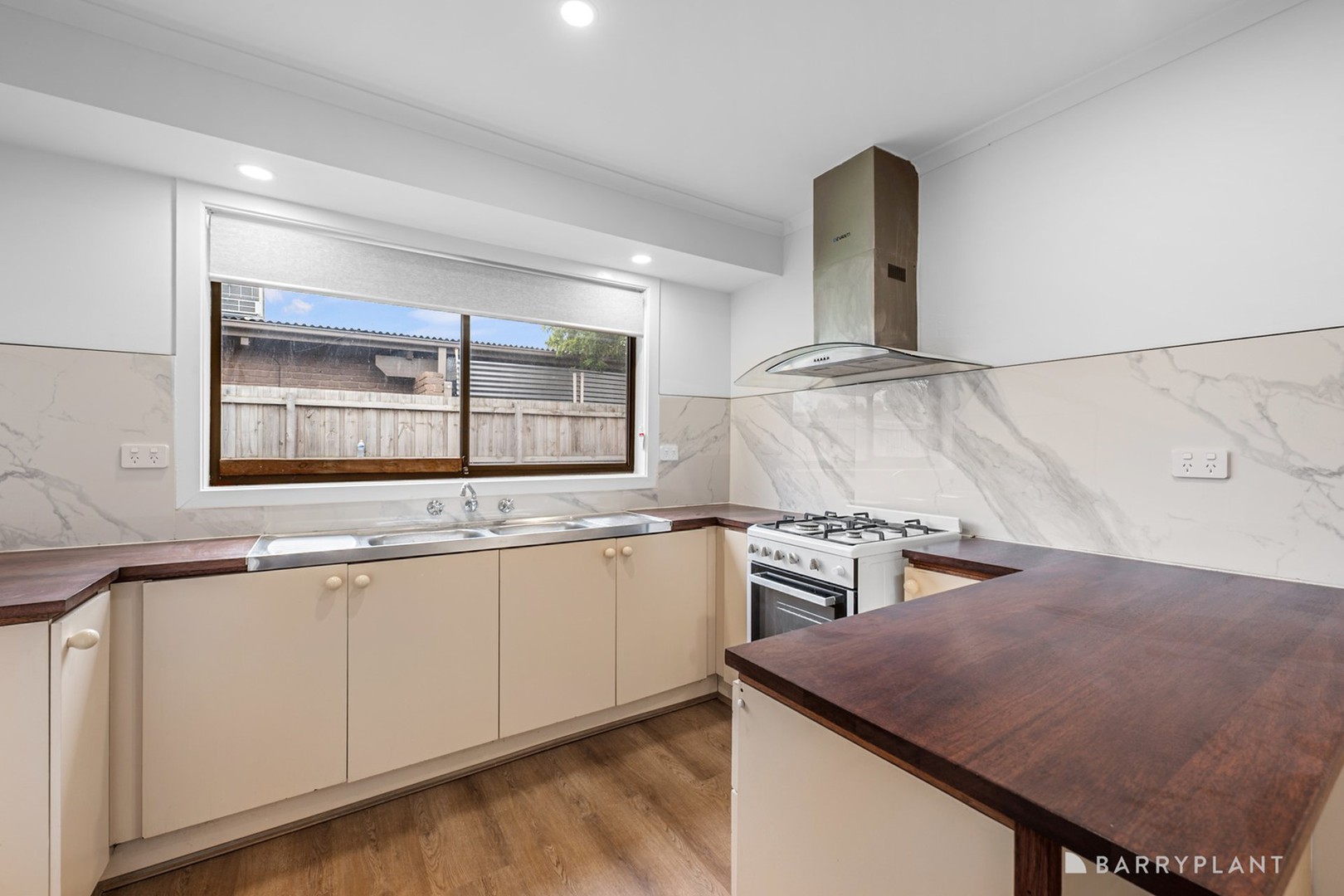 17 Rosina Drive, Melton, VIC 3337 - Thumbnail 2 - 17/08/2026