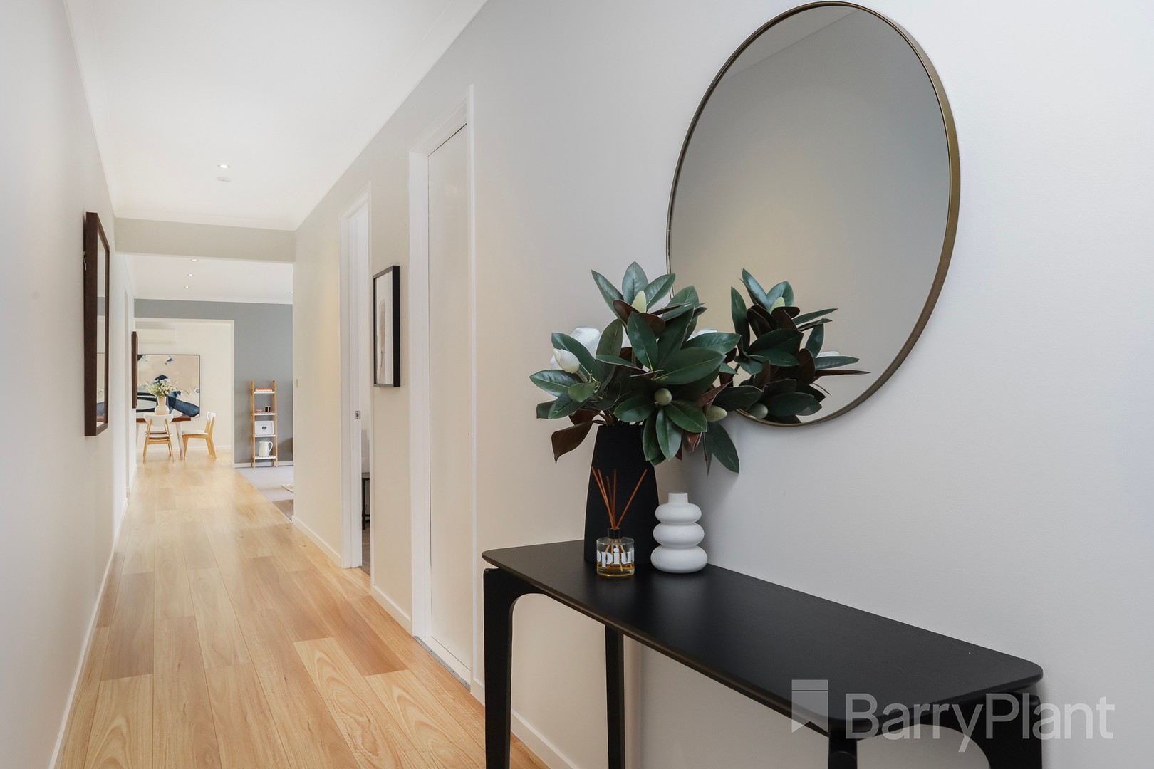 17 Scottsdale Court, Craigieburn, VIC 3064, Craigieburn - Thumbnail 2