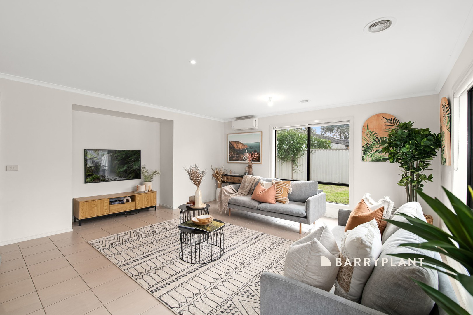 17 Serenity Street, Pakenham, VIC 3810, Pakenham - Thumbnail 3
