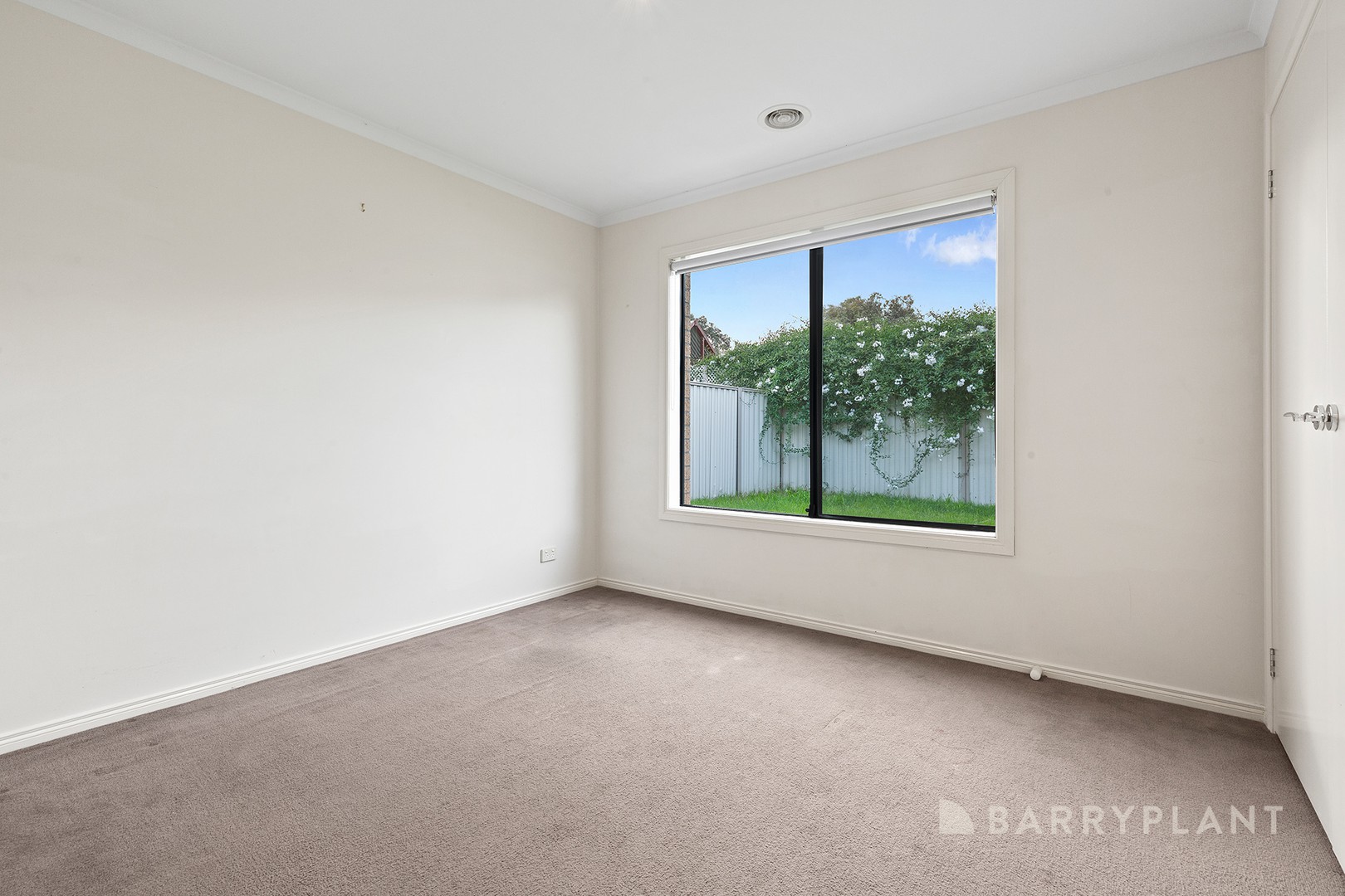 17 Serenity Street, Pakenham, VIC 3810, Pakenham - Thumbnail 2