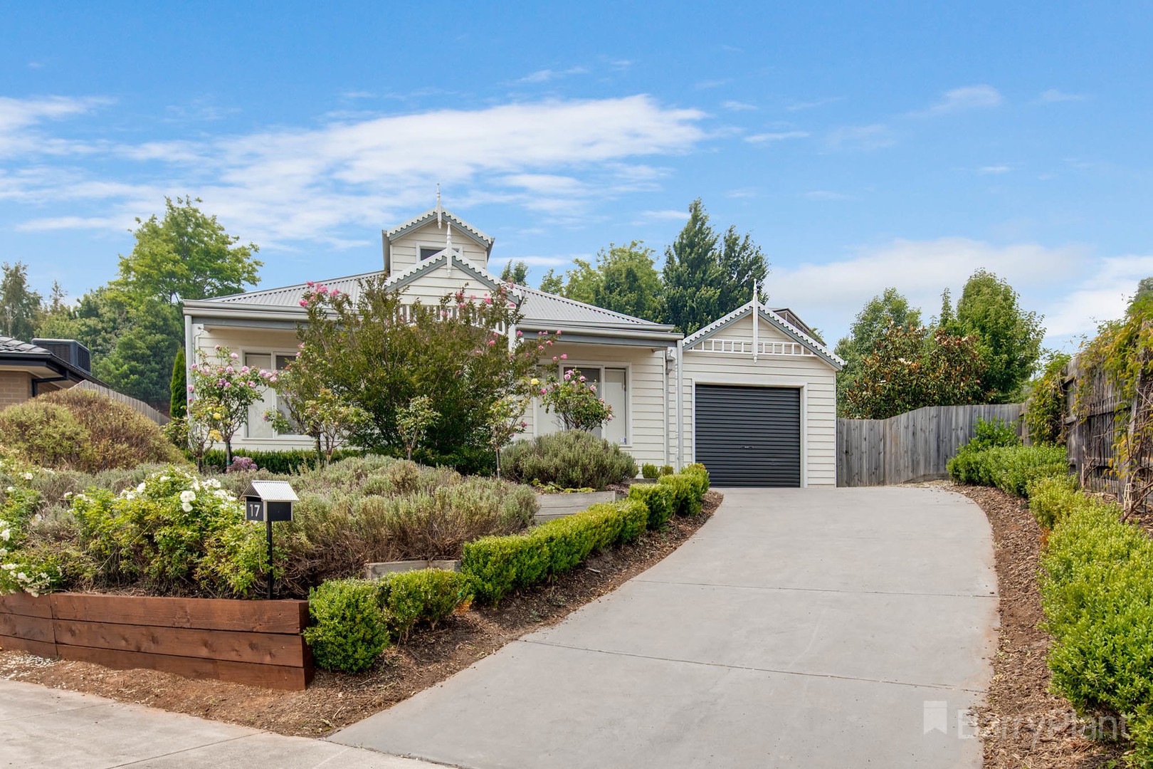 17 Shae Crescent, Drouin, VIC 3818, Drouin - Thumbnail 2