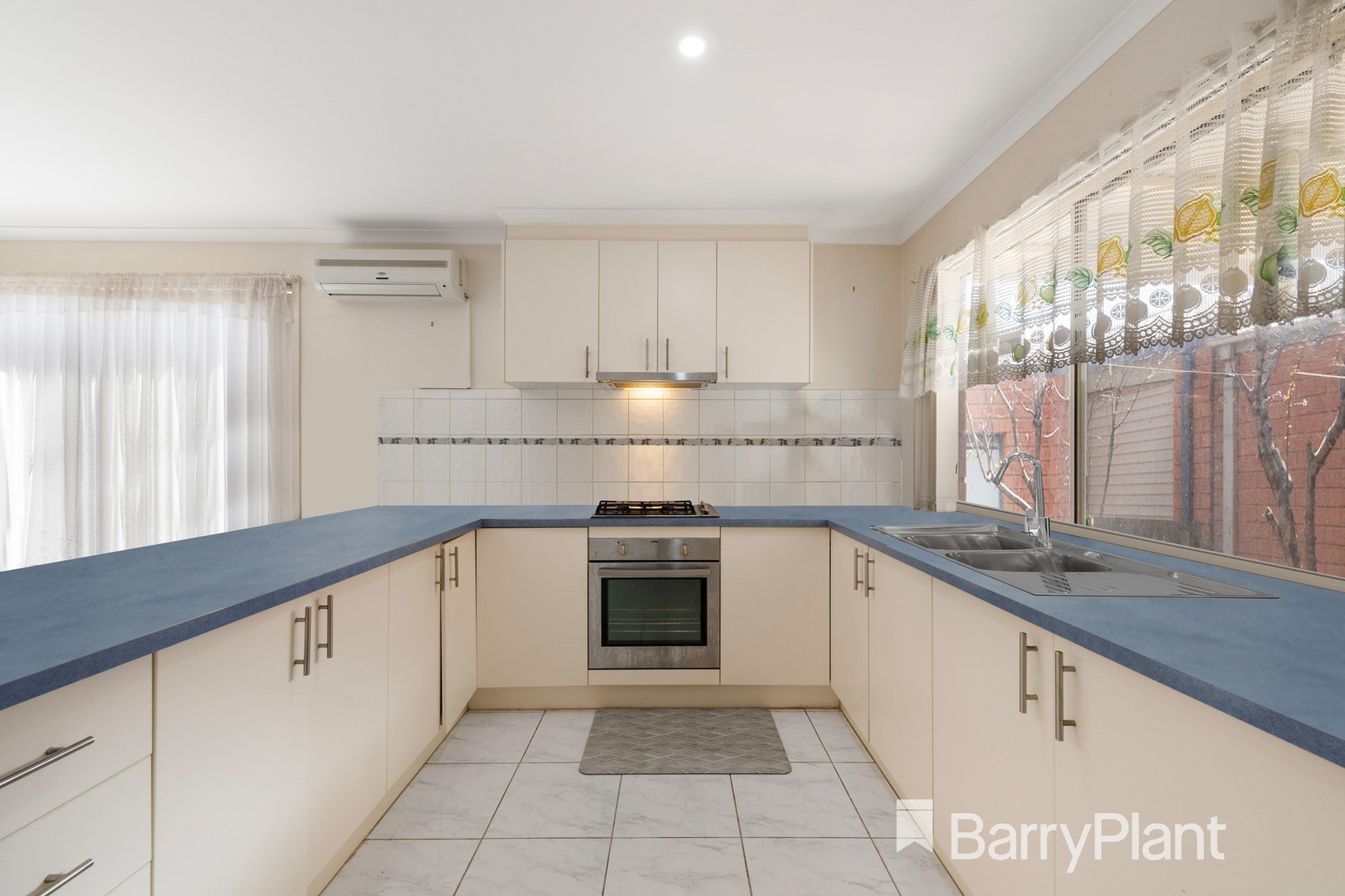 17 Sherwood Place, Melton West, VIC 3337, Melton West - Thumbnail 3