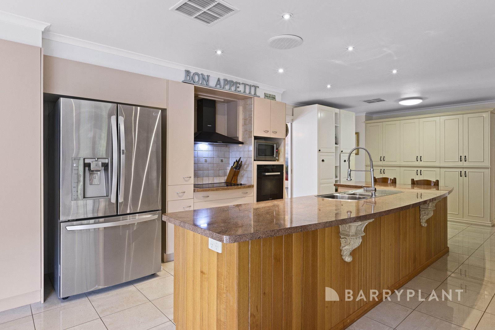 17 Solway Drive, Glen Waverley, VIC 3150, Glen Waverley - Thumbnail 4