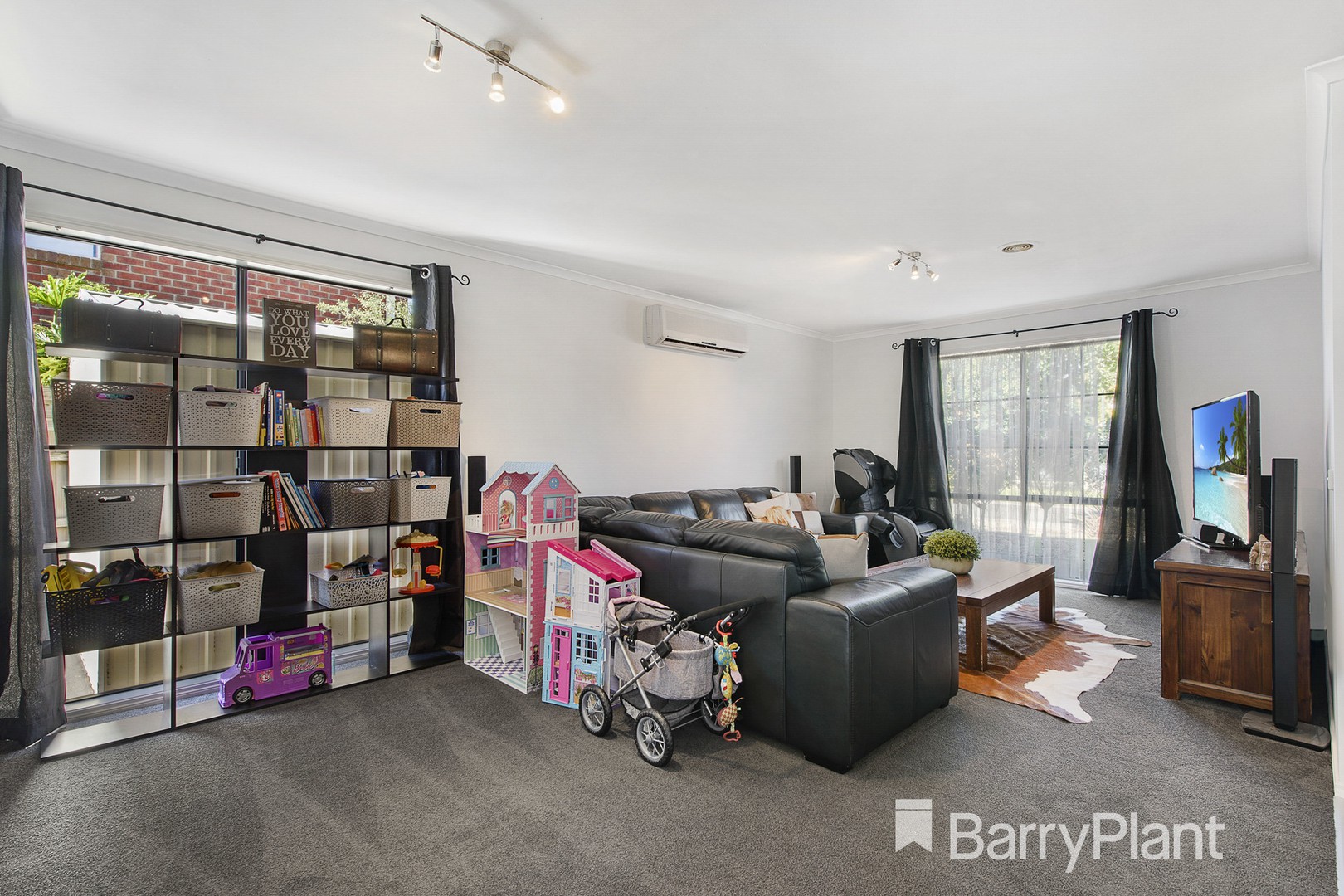 17 SouthdeanMelton West, VIC 3337, Melton West - Thumbnail 5