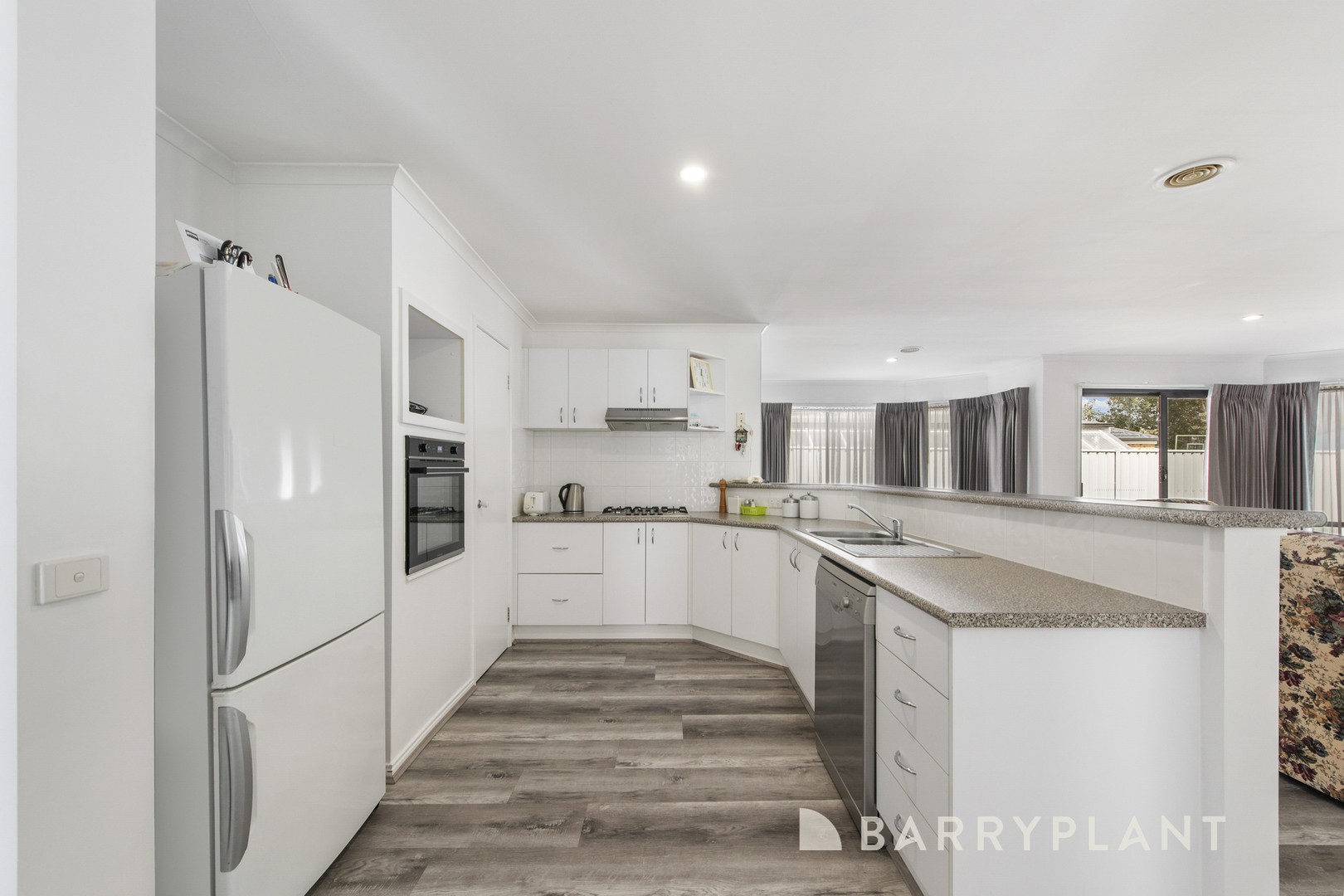 17 Southdean Street, Melton West, VIC 3337, Melton West - Thumbnail 3